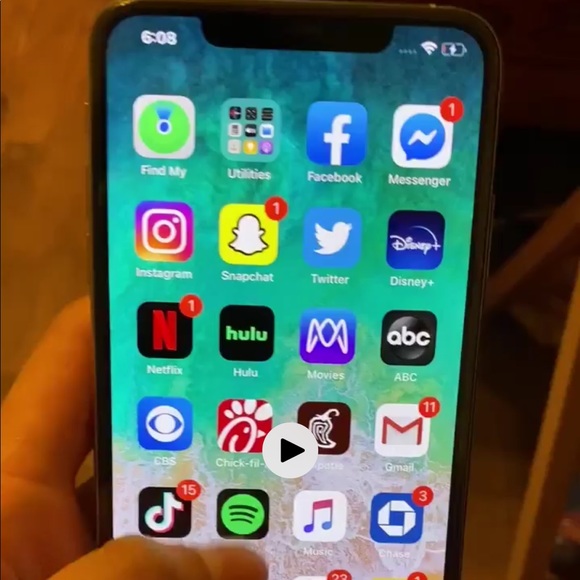 iPhone XS Max - Picture 2 of 4